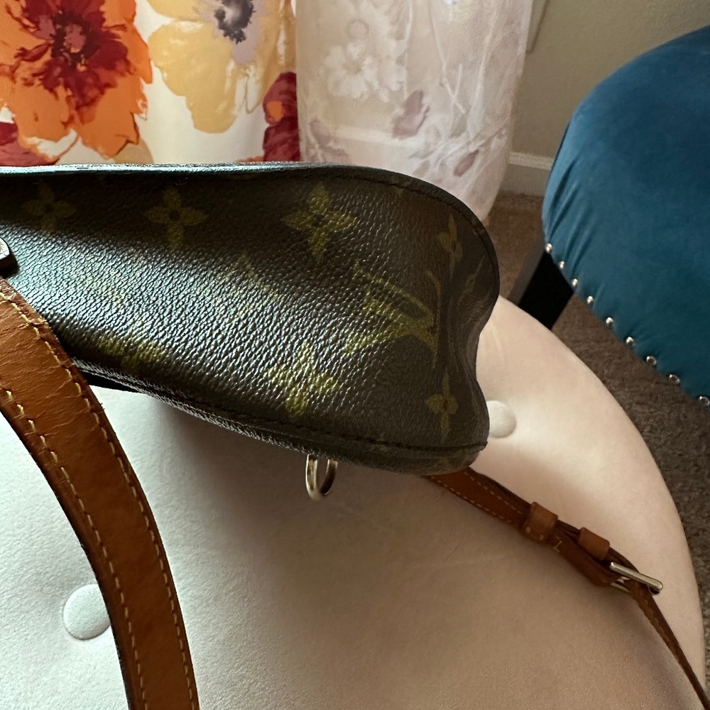 Authentic Louis Vuitton Saint Cloud GM Size Monogram Crossbody/Shoulder Bag - Picture 7 of 16